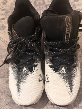 Under Armour Youth Cleats 5.5 | Black White Gradient | Football Baseball Shoes